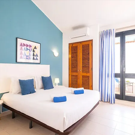 Fantastic With Heatable Pool * Albufeira
